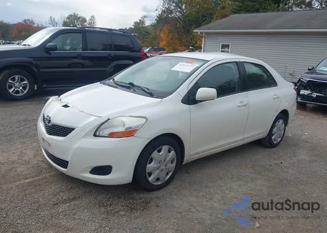 2010 Toyota Yaris z USA, uszkodzony, nr VIN JTDBT4K35A1374114